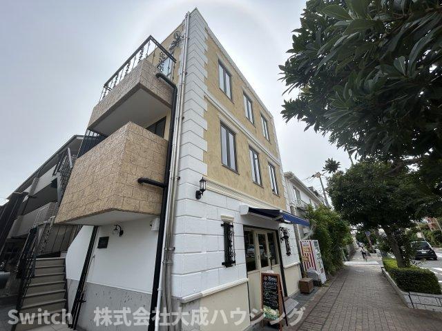 西宮市千歳町のマンションの建物外観