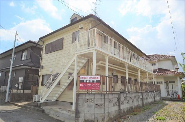 野田市中野台のアパートの建物外観