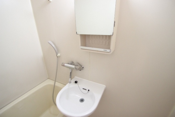 洗面設備　※別部屋の写真です