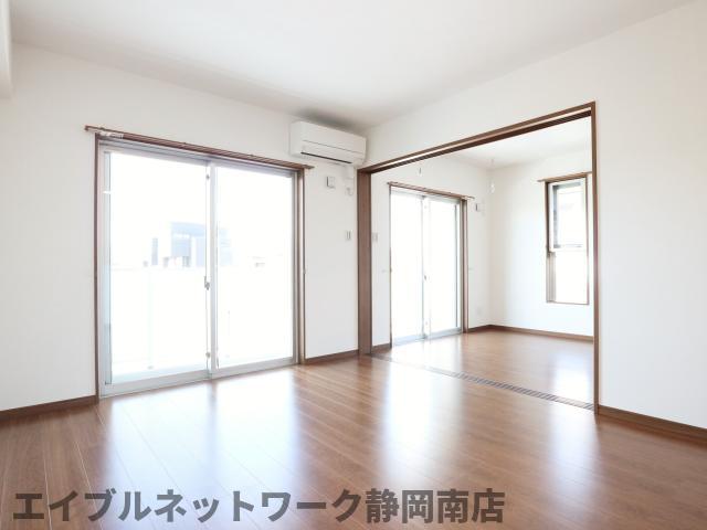 居室・リビング　ゆったりとした居間です