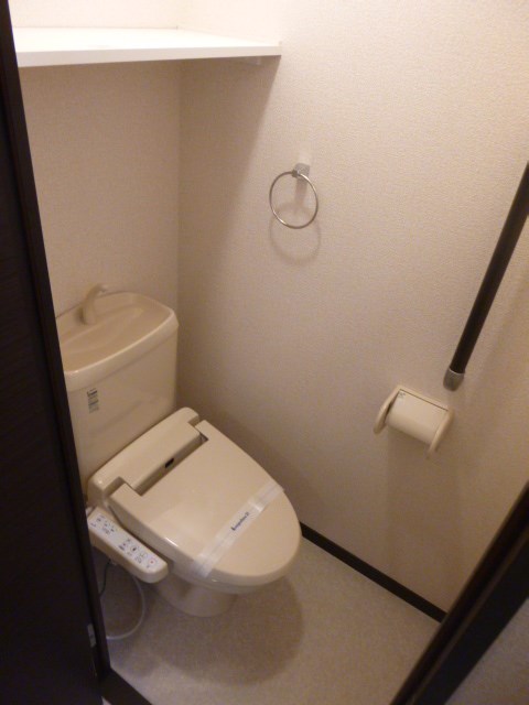 トイレ　温水洗浄便座