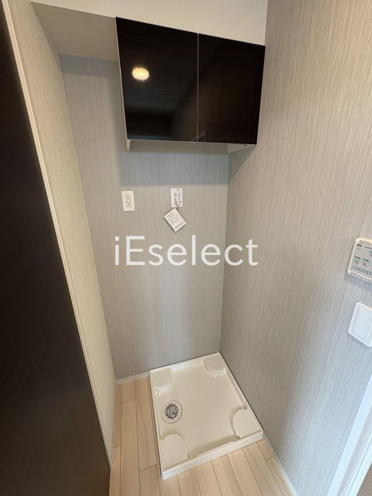 その他　棚付きの室内洗濯機置き場