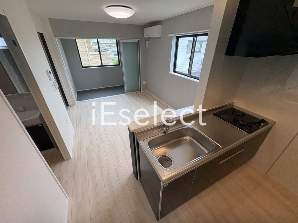 居室・リビング　2面採光の明るいリビング♪