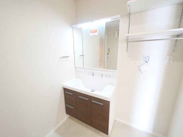 洗面設備　忙しい朝には欠かせない洗面所です