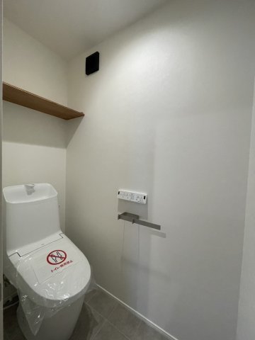 トイレ　※モデルルーム仕様・・・家具やインテリアは実際つきません。