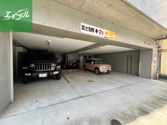 駐車場　駐車場