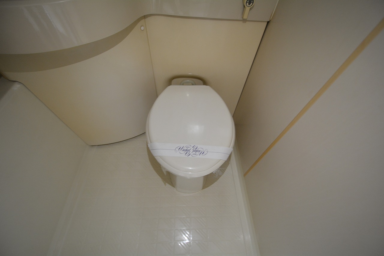 トイレ　浴室内にトイレがあります☆