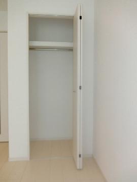 リブリ・茨木春日　収納　クローゼット