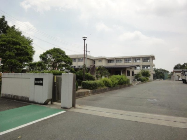 小学校　加東市立滝野南小学校（小学校）まで1129m