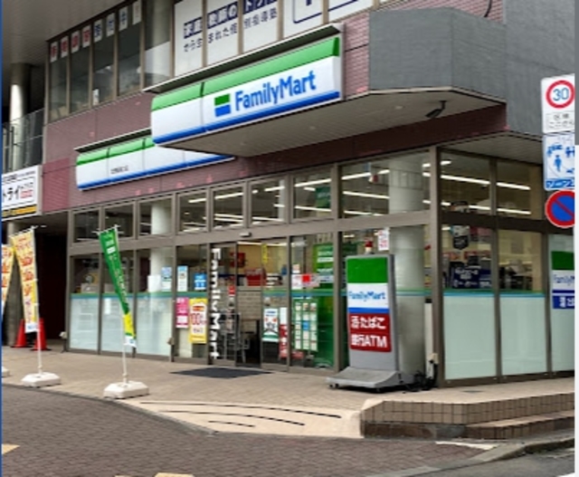 コンビニ　ファミリーマート北野駅南口店（コンビニ）まで725m