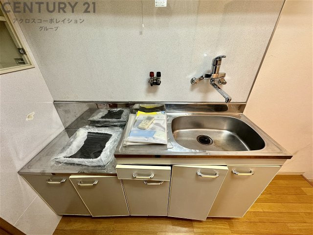 キッチン　壁付けキッチンでスペースを最大限有効活用できます！