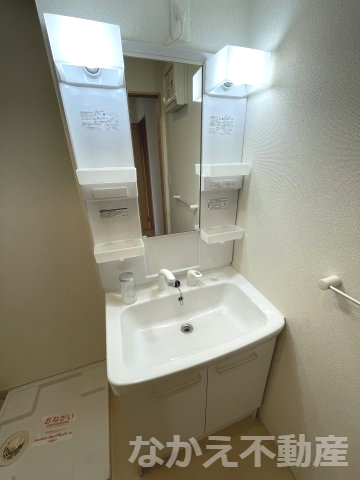 洗面設備　スペースが確保できる洗面所です