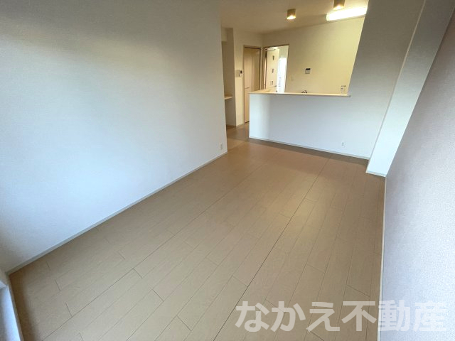 居室・リビング　こちらの居間で趣味の時間をお楽しみください