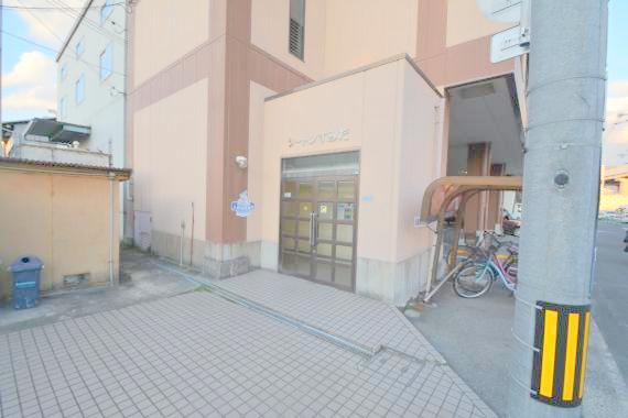 エントランス　綺麗なエントランスです。