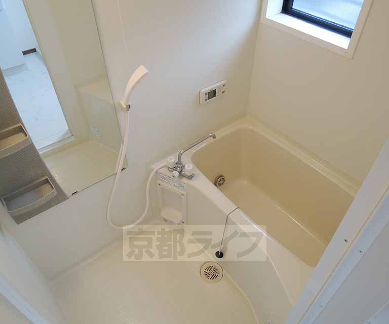 バス・シャワールーム　一日の疲れはここで癒しましょう。