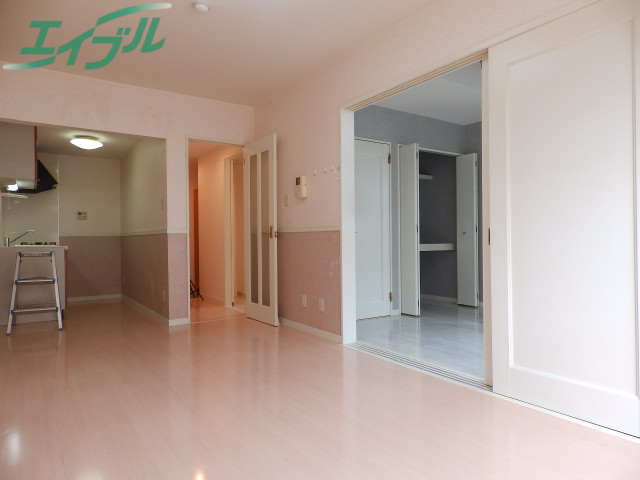 居室・リビング　同型参考写真