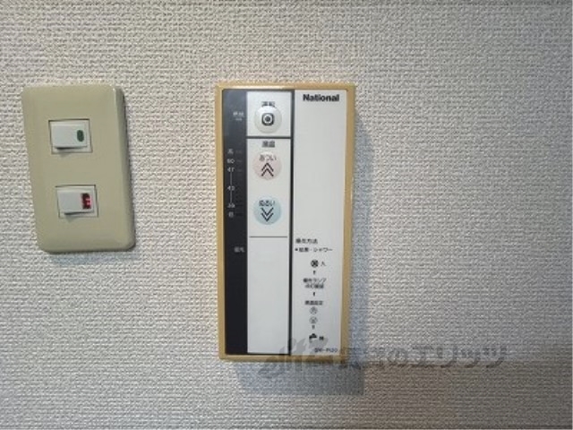 その他設備　給湯器リモコン