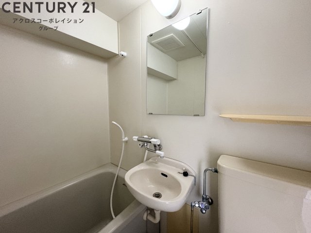 洗面設備　浴室内に洗面台付きです！