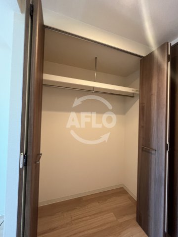 収納　プレサンス新大阪ザ・デイズ　クローゼット