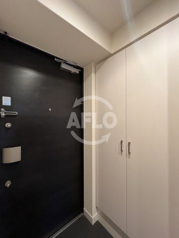 玄関　プレサンス新大阪ザ・デイズ　玄関