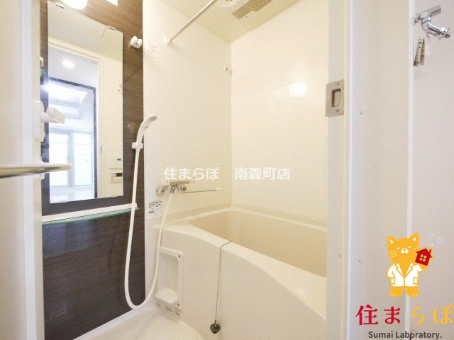 バス・シャワールーム　「見た目じゃなく、心に“しっくりくる”を大切に。」