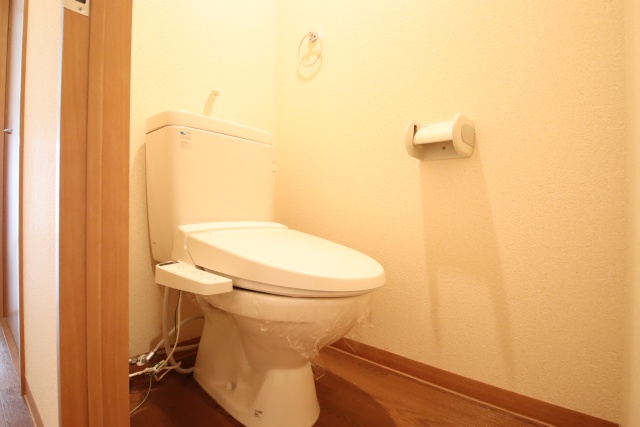 トイレ　※別室の参考写真の為、現況優先です。