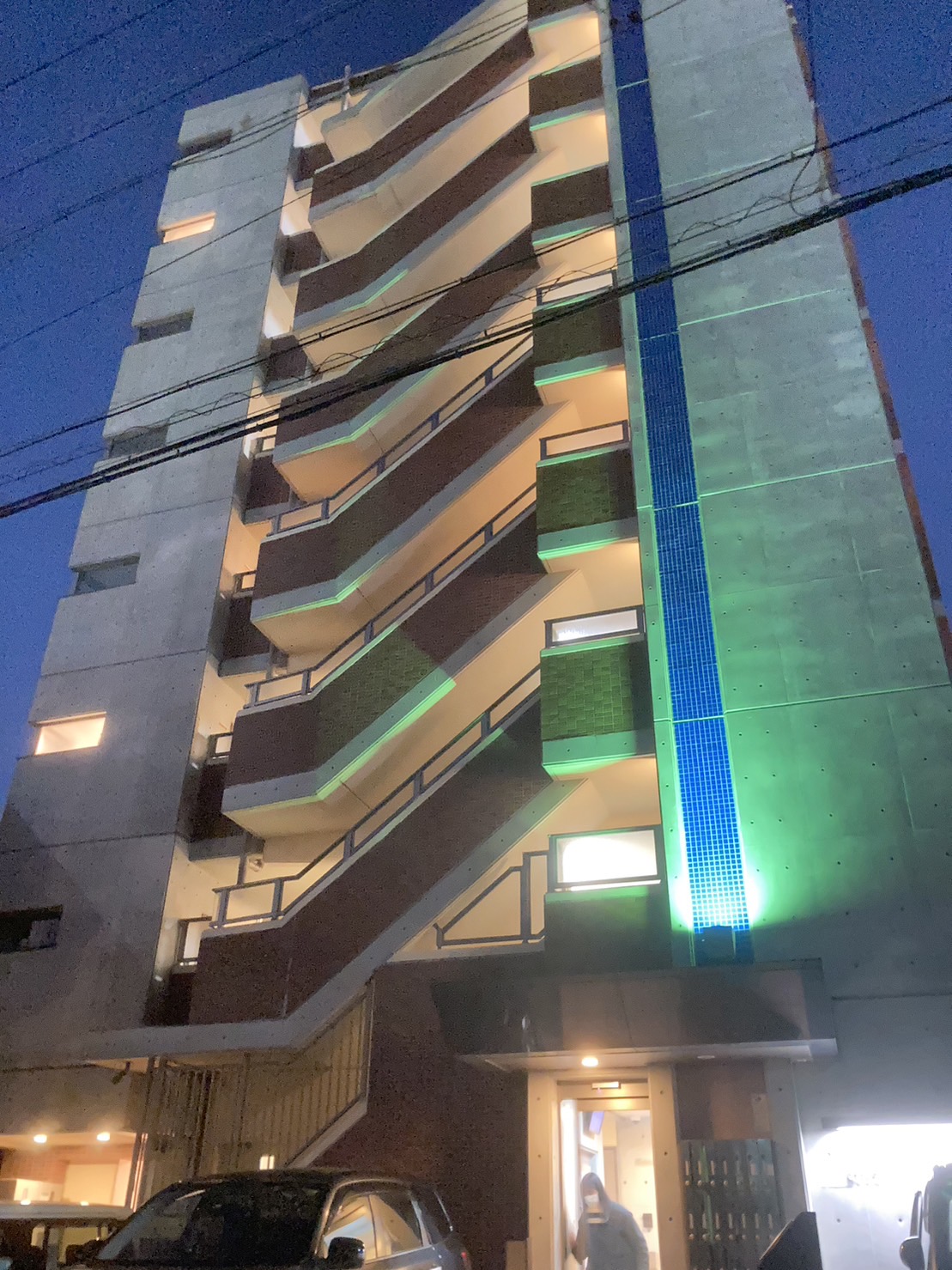 建物外観　2路線利用可