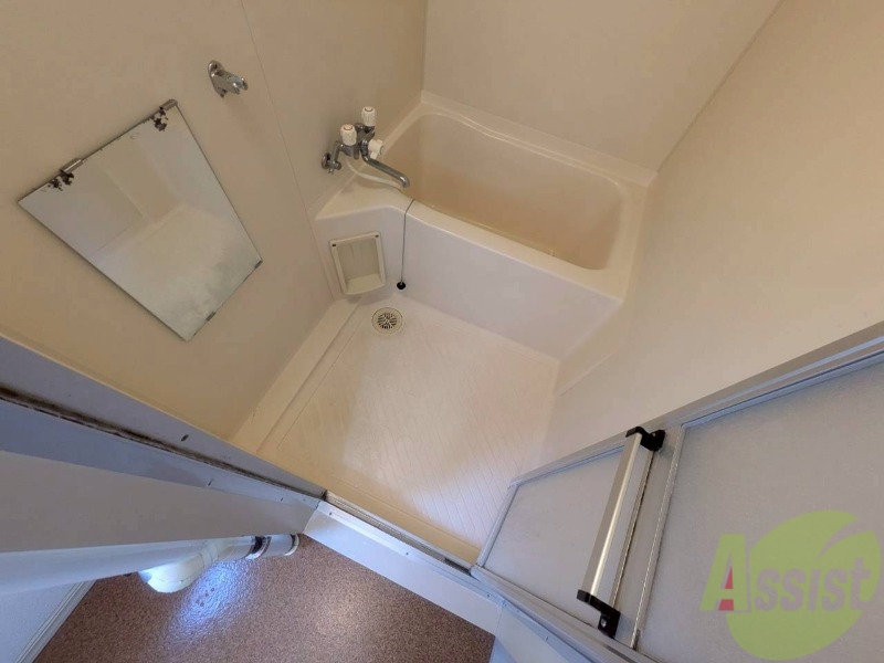 バス・シャワールーム　ユニットバスです。疲れを癒すのに欠かせませんね！