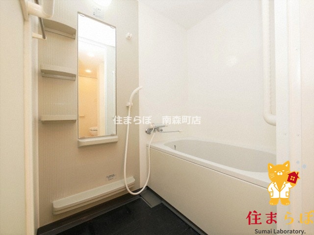 バス・シャワールーム　「見た目じゃなく、心に“しっくりくる”を大切に。」