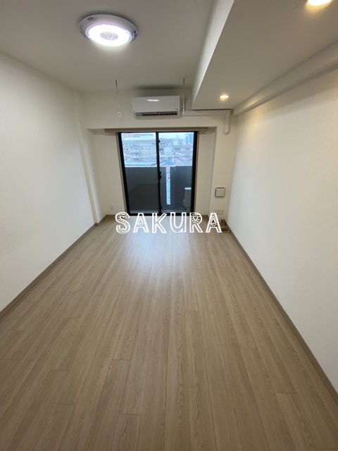 居室・リビング　こちらのリビングで趣味の時間をお楽しみください♪