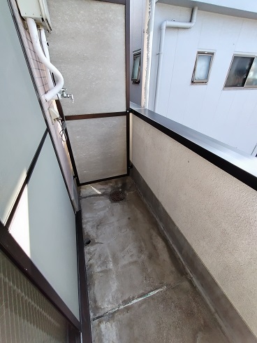 バルコニー　洗濯機置き場