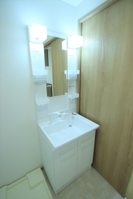 洗面設備　【別室参考写真】忙しい朝に便利な独立洗面台