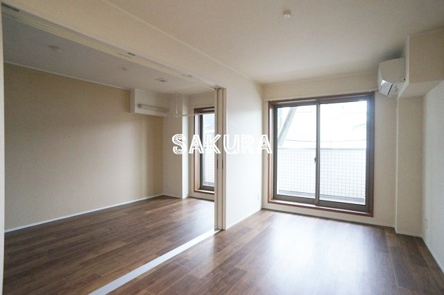 居室・リビング　使いやすい形の為、レイアウトを楽しめます♪