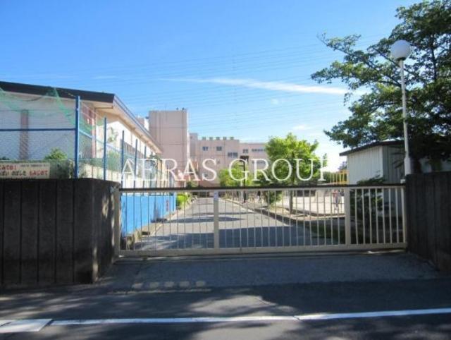 小学校　越谷市立宮本小学校（小学校）まで536m