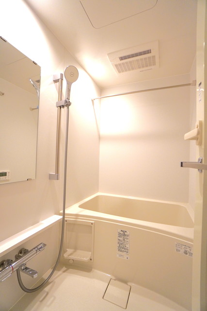 バス・シャワールーム　※写真は同タイプ住戸です。