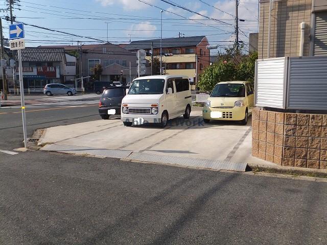 駐車場　駐車場