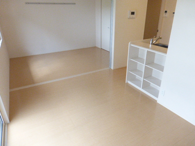 居室・リビング　リビング12帖～洋室6帖　仕切り戸開放時