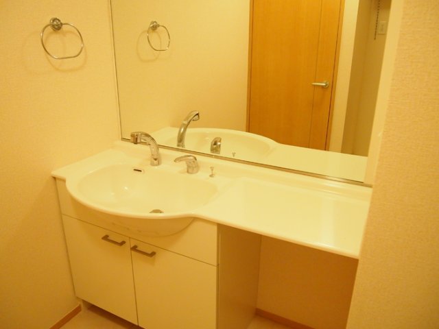 洗面設備　別のお部屋の写真です