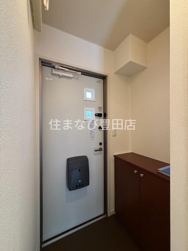 玄関　同型別部屋写真