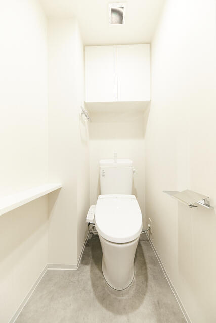 トイレ　※写真は同タイプ住戸です。