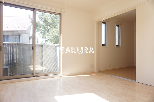 居室・リビング　使いやすい形の為、レイアウトを楽しめます♪