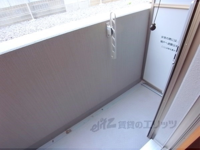 バルコニー　ゆとりのあるベランダです。