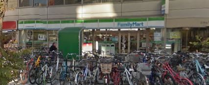 コンビニ　ファミリーマート（コンビニ）まで146m