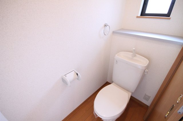 トイレ　※温水洗浄便座新設されます☆
