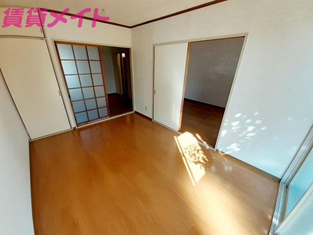 居室・リビング　同タイプの画像です