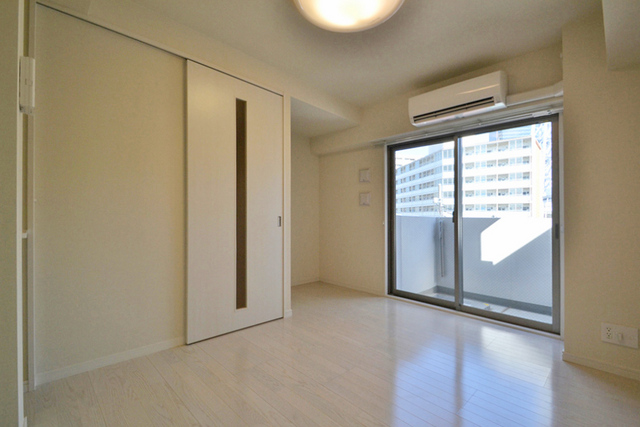 居室・リビング　東向きの明るい居室