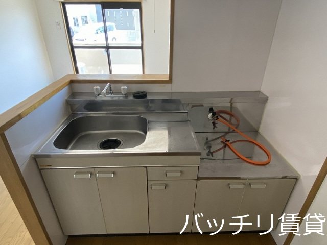 キッチン　別号室写真の為、現況を優先します。