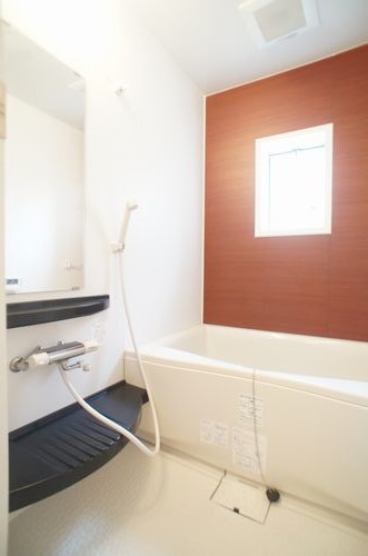 バス・シャワールーム　沸かし直しができて経済的な追焚給湯機能付き♪