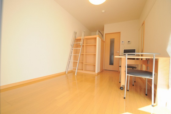 居室・リビング　※別部屋の写真です