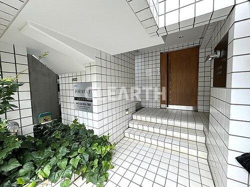 エントランス　エントランス外観　※前回募集時2024年5月撮影